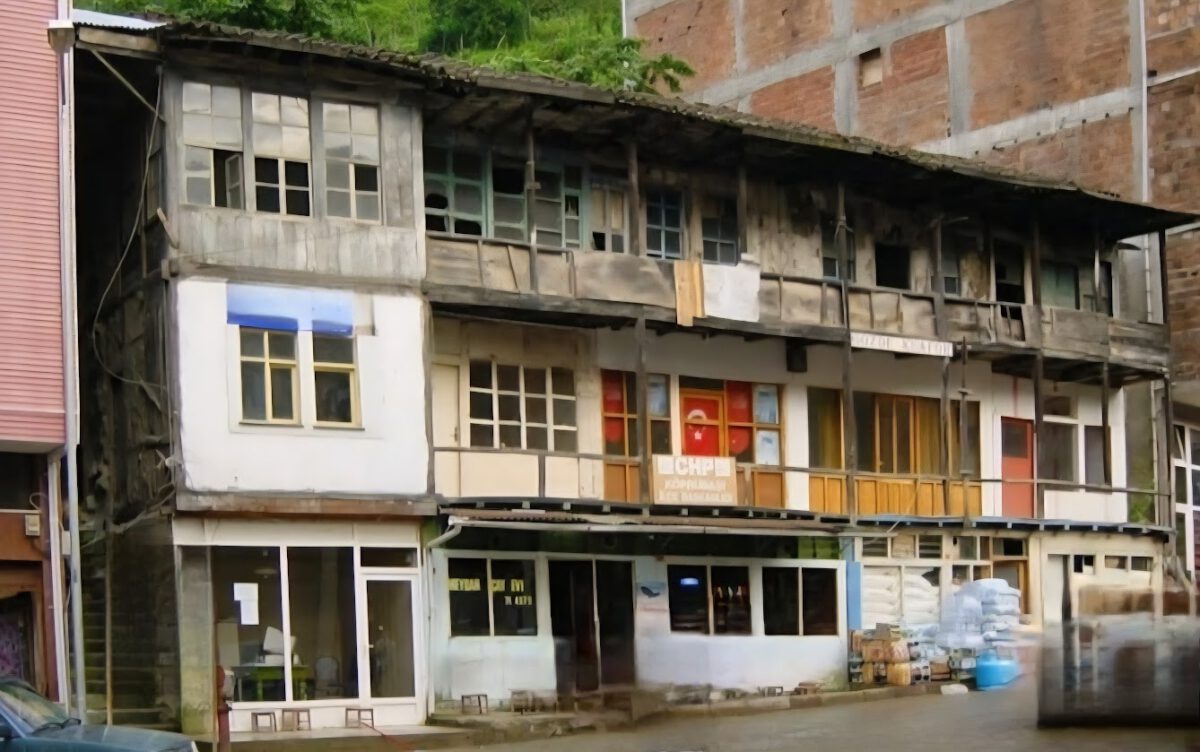 Screenshot_20250611_223000_WhatsApp